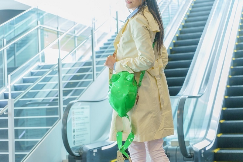 エナメルPVC製・カエルバッグ