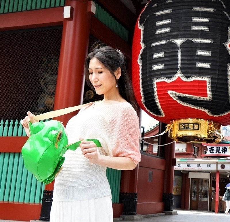 エナメルPVC製・カエルバッグ