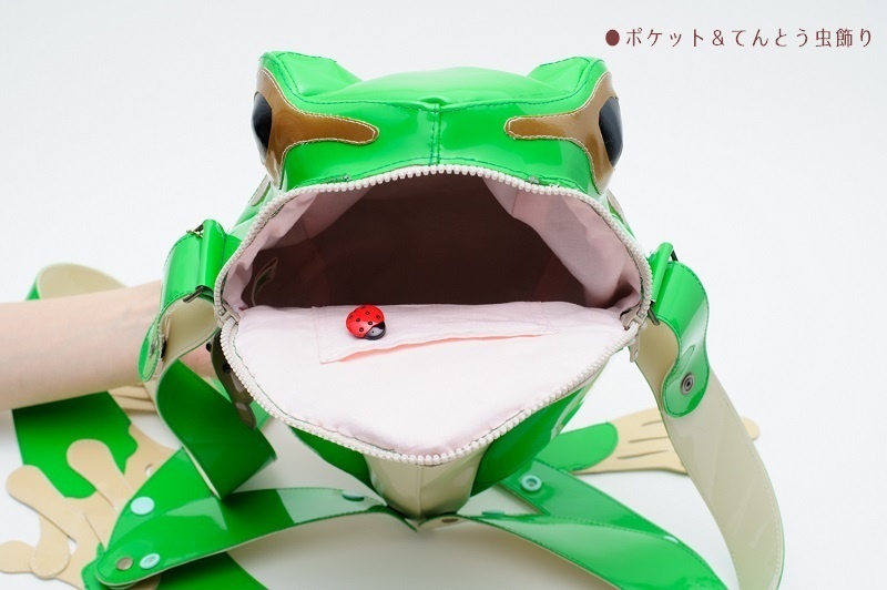 エナメルPVC製・カエルバッグ