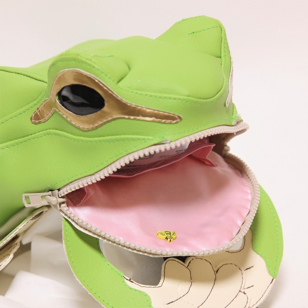 カエルボディバッグ