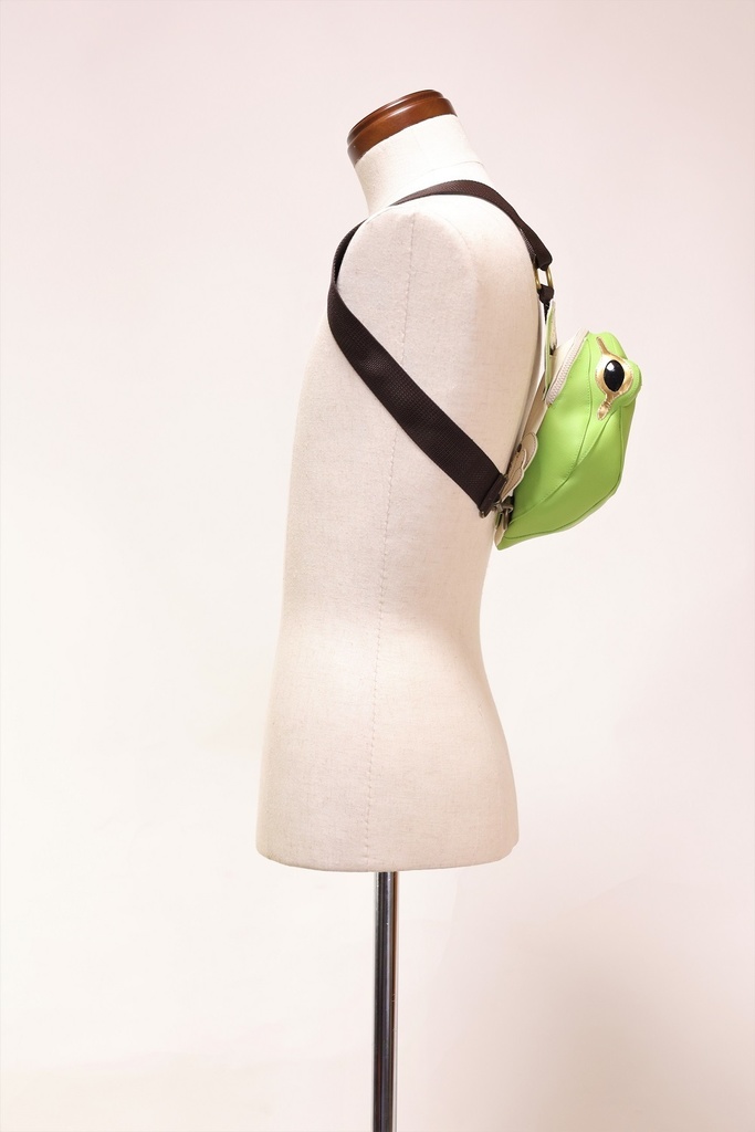 カエルボディバッグ