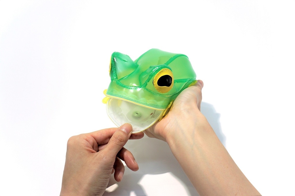 グミガエルポーチ