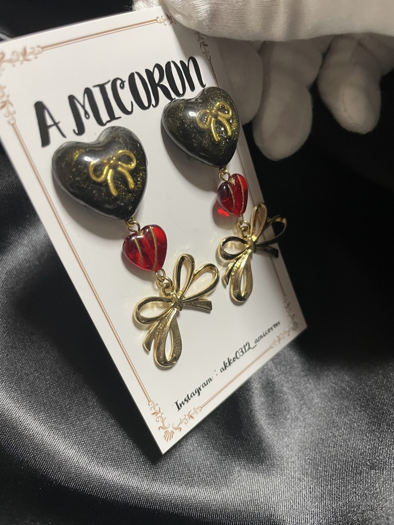 ハートとリボンのイヤリング🖤