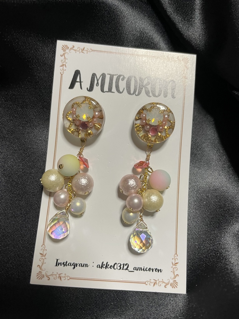 夜会の煌めきピアス(白)