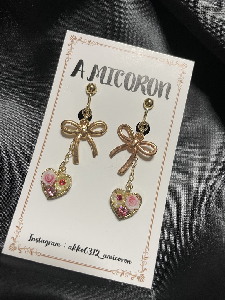 リボンと小さなハートの煌めきイヤリング