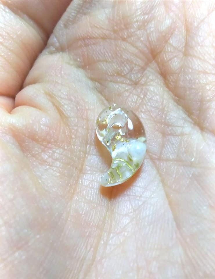 オルゴナイト勾玉の太陽と月のイヤリング【ピアス交換可】