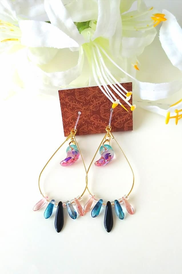 オルゴナイト勾玉のミスティックレディピアス【イヤリング交換可】