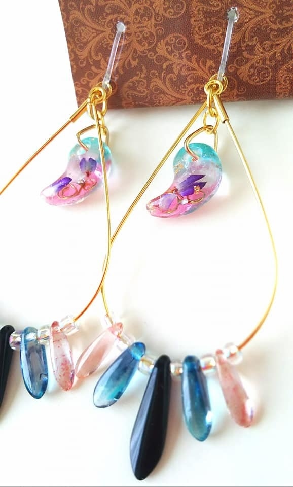 オルゴナイト勾玉のミスティックレディピアス【イヤリング交換可】