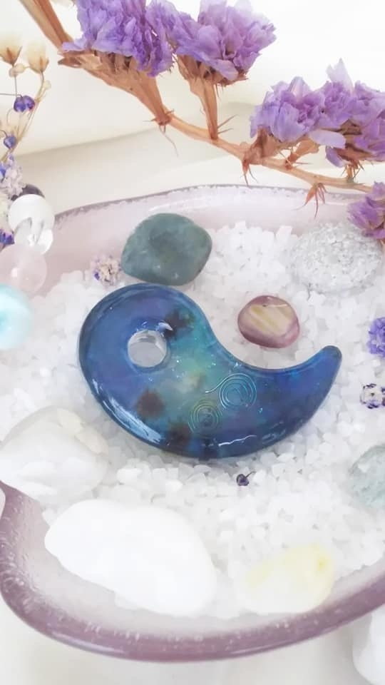 奇跡の花の魔法勾玉オルゴナイト