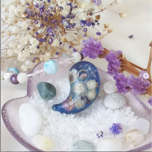 奇跡の花の魔法勾玉オルゴナイト