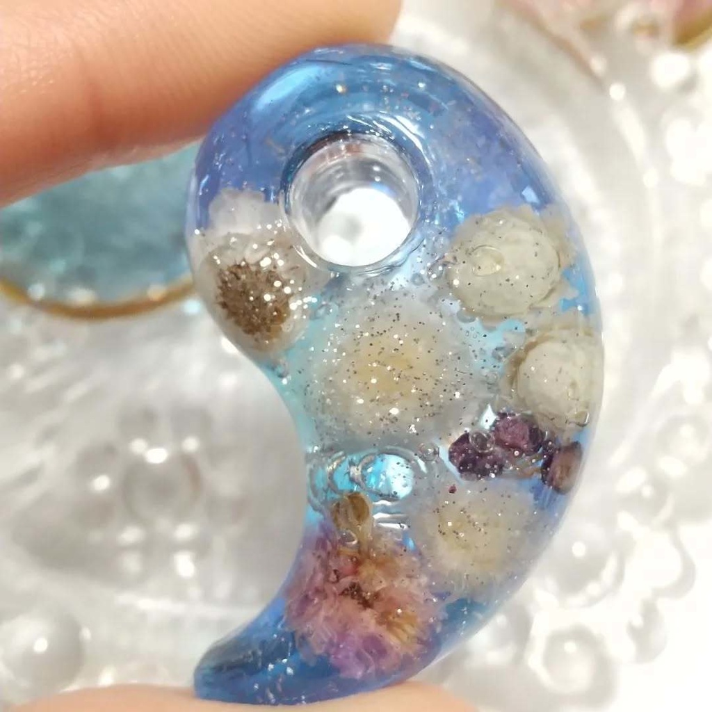 奇跡の花の魔法勾玉オルゴナイト