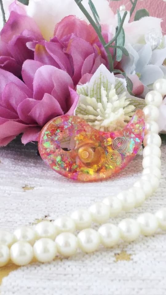 バラ色の魔法勾玉オルゴナイト