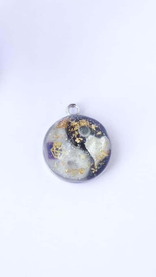 陰陽統合太極図勾玉オルゴナイトペンダント