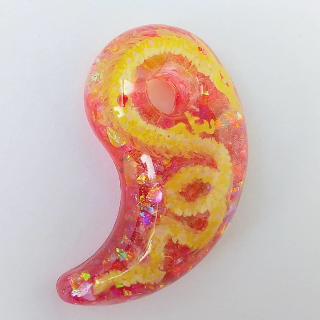 龍と炎のオルゴナイト勾玉