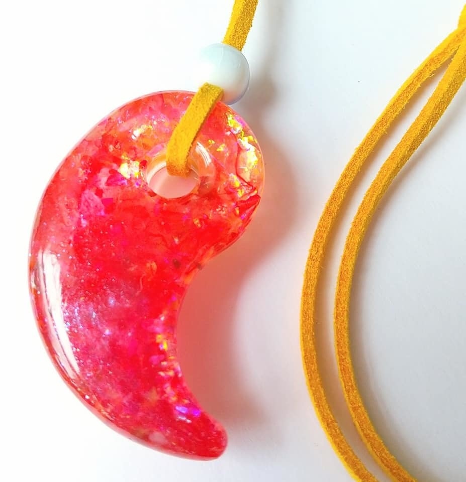 龍と炎のオルゴナイト勾玉