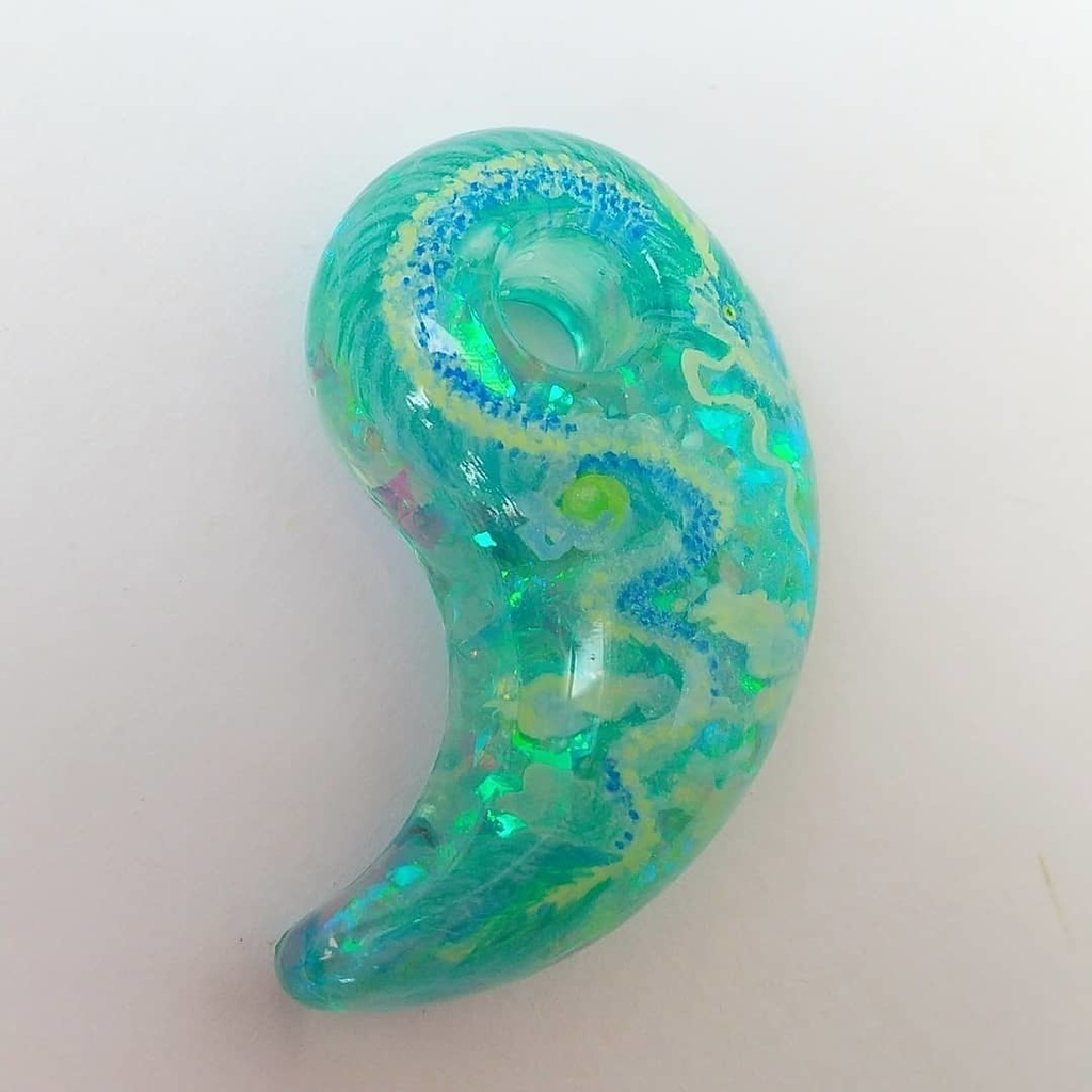 青龍のオルゴナイト勾玉