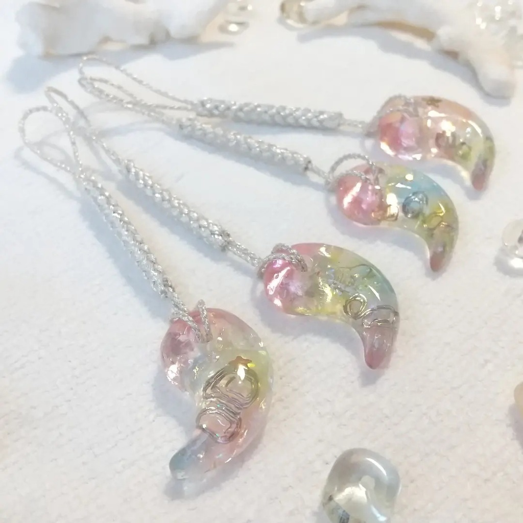 虹色勾玉オルゴナイト根付け