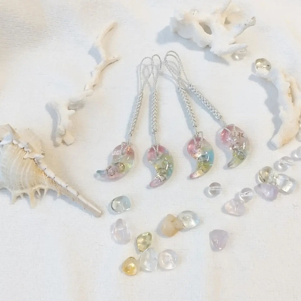 虹色勾玉オルゴナイト根付け