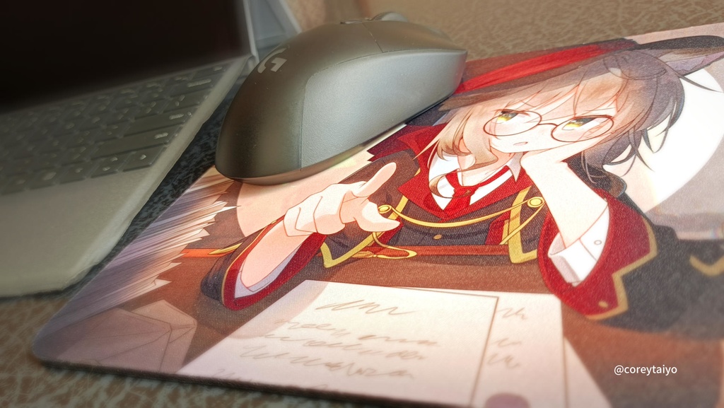 メアリーちゃんの仕事しろマウスパッド