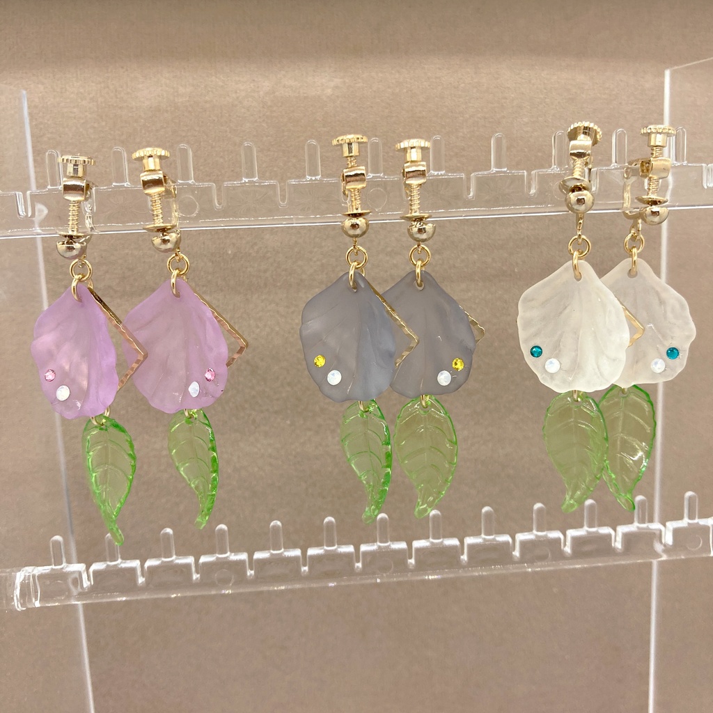 【新作】花びらとオウムの羽の3wayイヤリング/ピアス