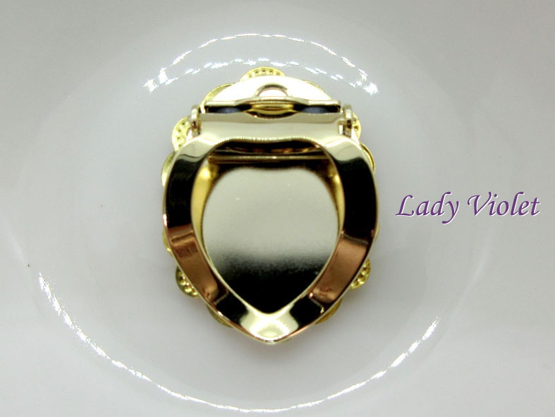 ミス・クリーパーのスカーフ留め