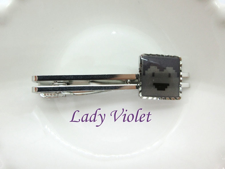 MOB/アイテム フェイス ネクタイピン1