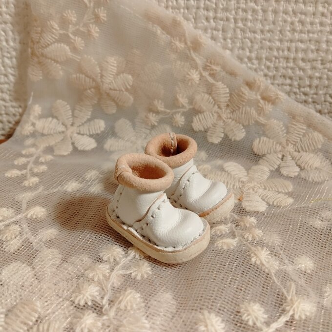 ミディブライス/オビツ11サイズ クシュっとカールブーツ 白