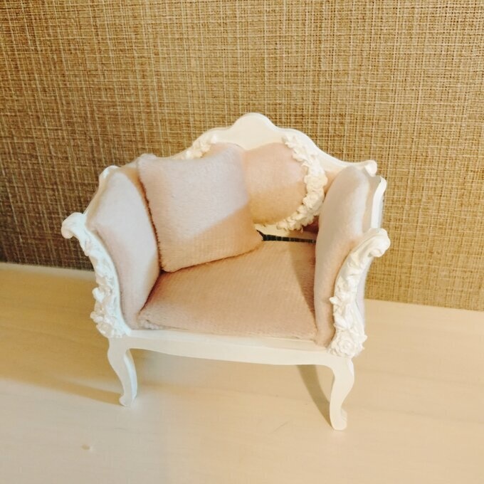 オビツ11☆1/12ドールサイズ バラ柄モチーフ&ハートソファシングル 白/ベロアピンク