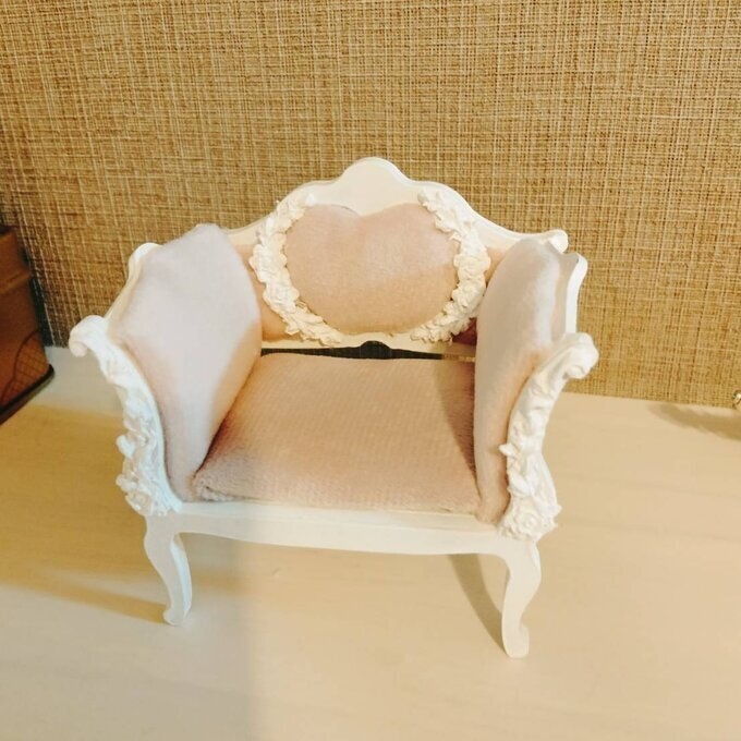 オビツ11☆1/12ドールサイズ バラ柄モチーフ&ハートソファシングル 白/ベロアピンク