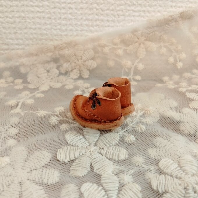 ミディブライス/オビツ11サイズ 本革編み上げショートブーツ/キャメル&白ベージュ