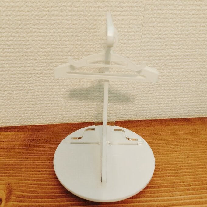 小さなドール用アクリルスタンドラック 白か黒