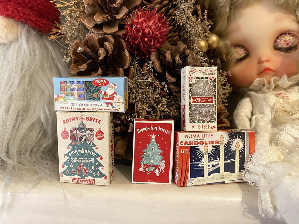 【クリスマス限定】ヴィンテージ風クリスマスデコレーションボックス(ミニチュアセット)1/6または、1/12サイズ