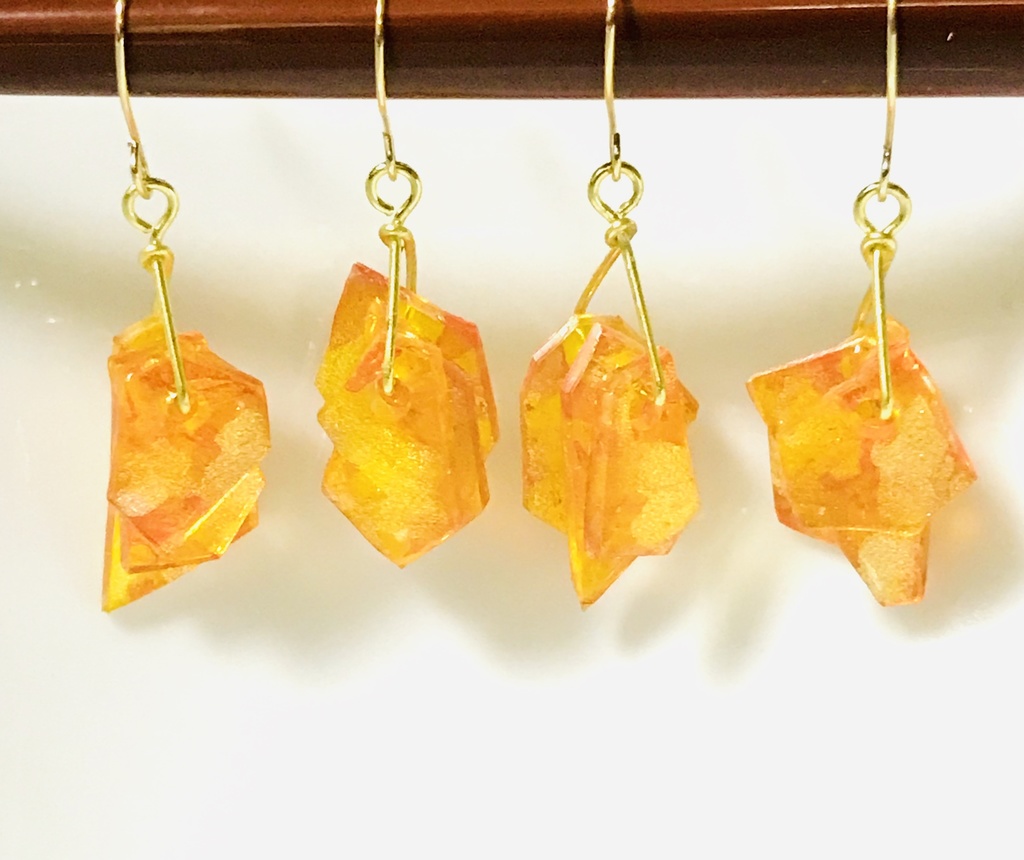 我妻善逸 イメージピアス 鬼滅の刃