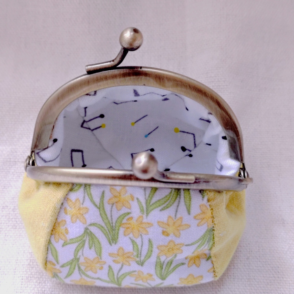 キャラクターイメージ・ちびがま口