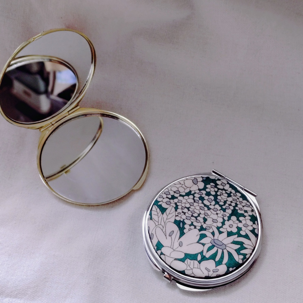 キャラクターイメージ・コンパクトミラー