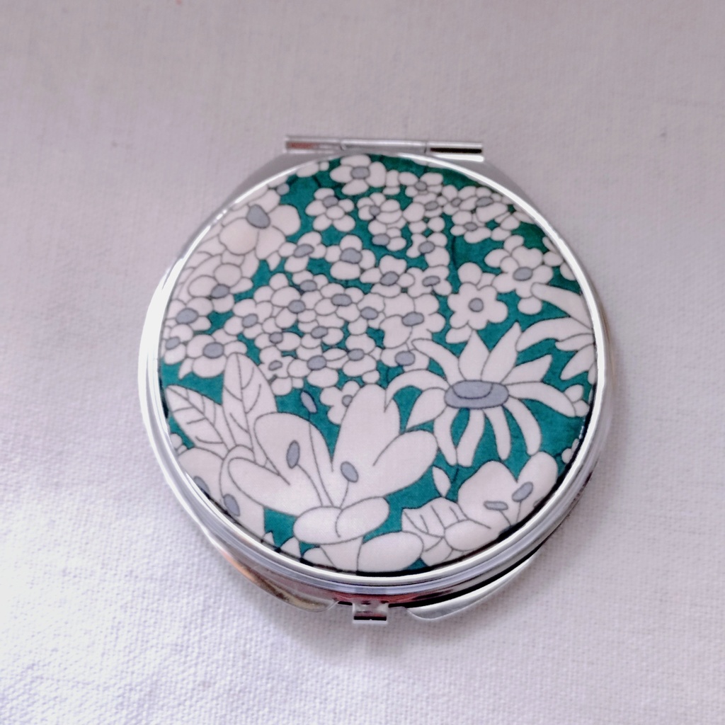 キャラクターイメージ・コンパクトミラー