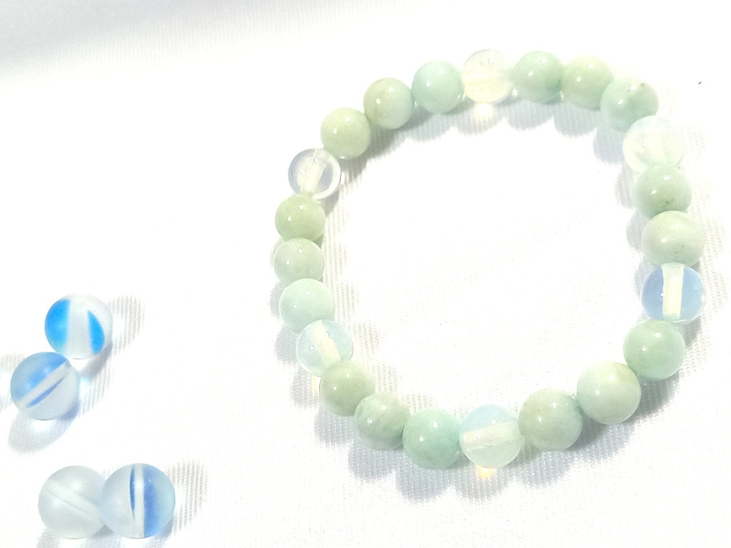 ブレスレット(淡いグリーン)