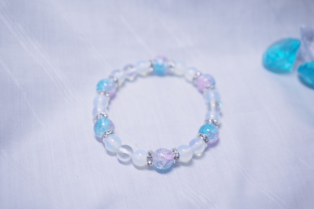 優しい色合いのブレスレット