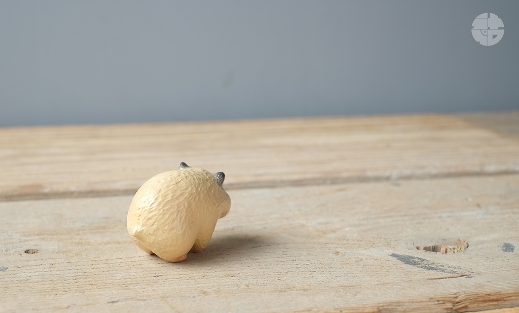 木彫りのキンクマ(レジン製フィギュア)