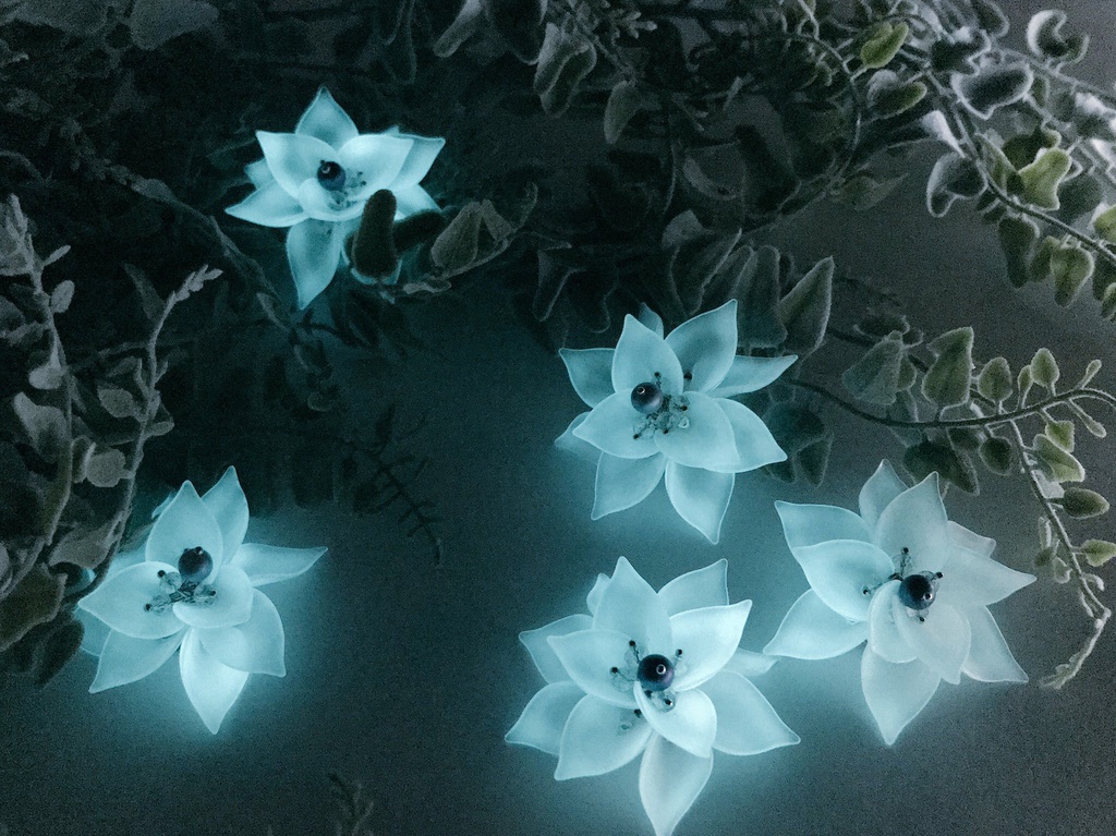 【受注販売】《リュミエの花》ループタイ&ブローチ
