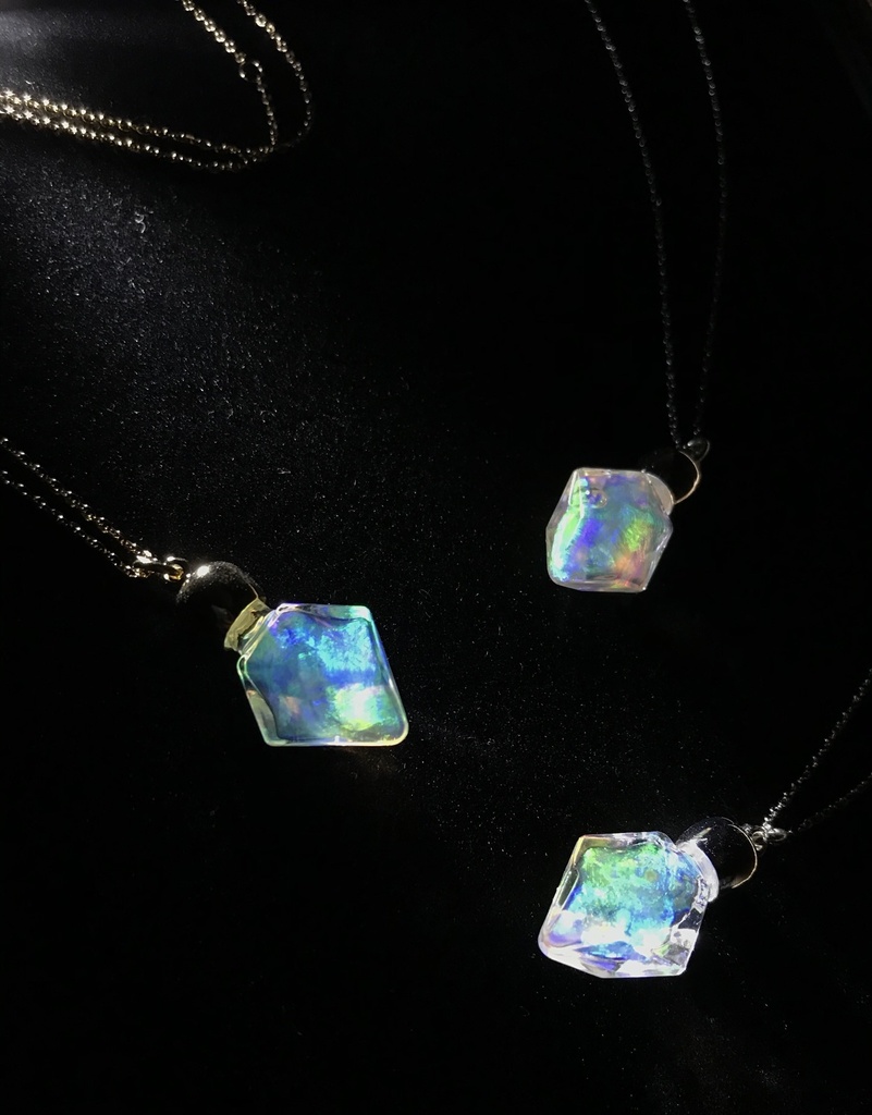 《白幻竜の涙》ペンダント