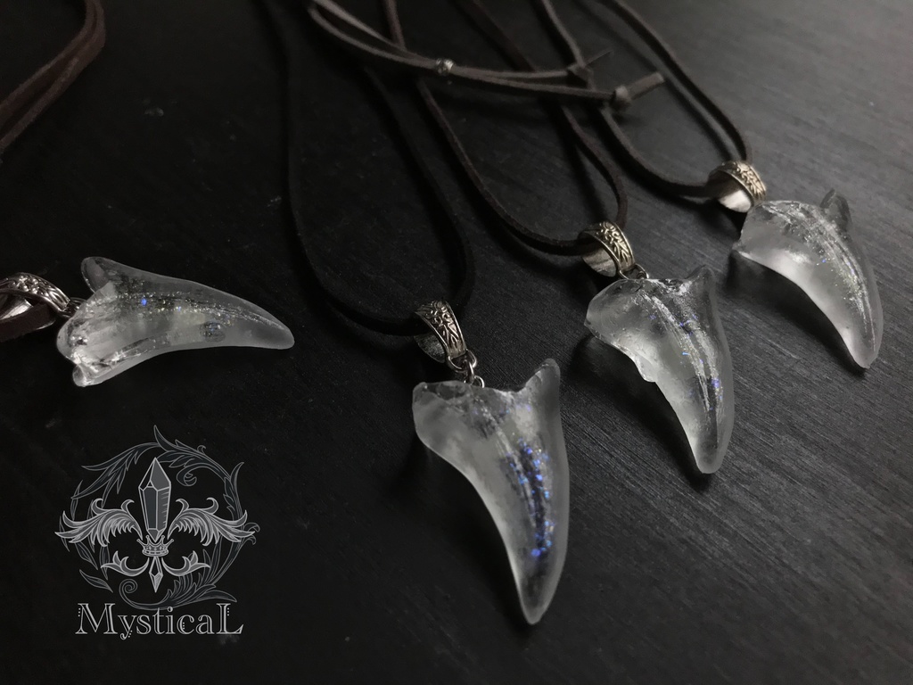 《氷竜の凍爪》ペンダント