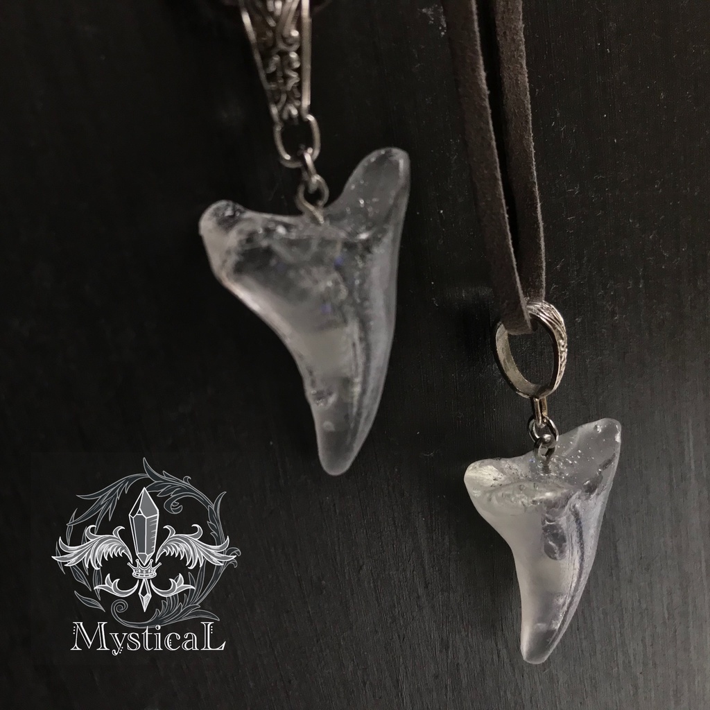 《氷竜の凍爪》ペンダント