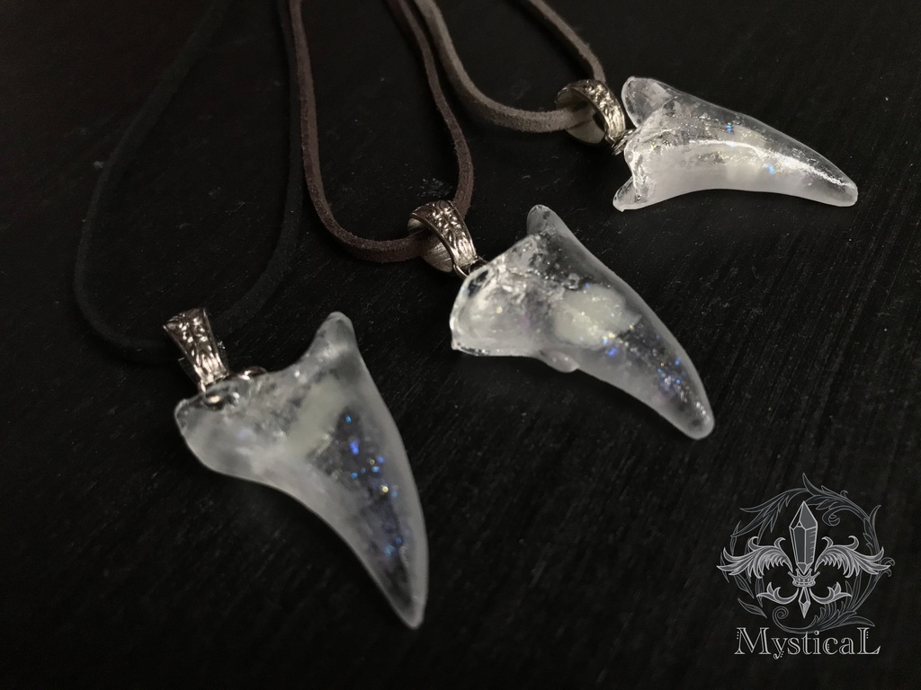 《氷竜の凍爪》ペンダント