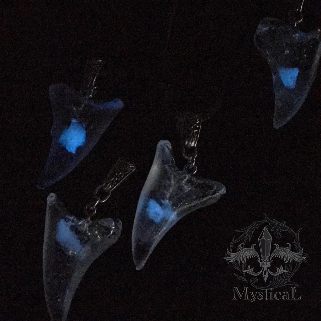 《氷竜の凍爪》ペンダント