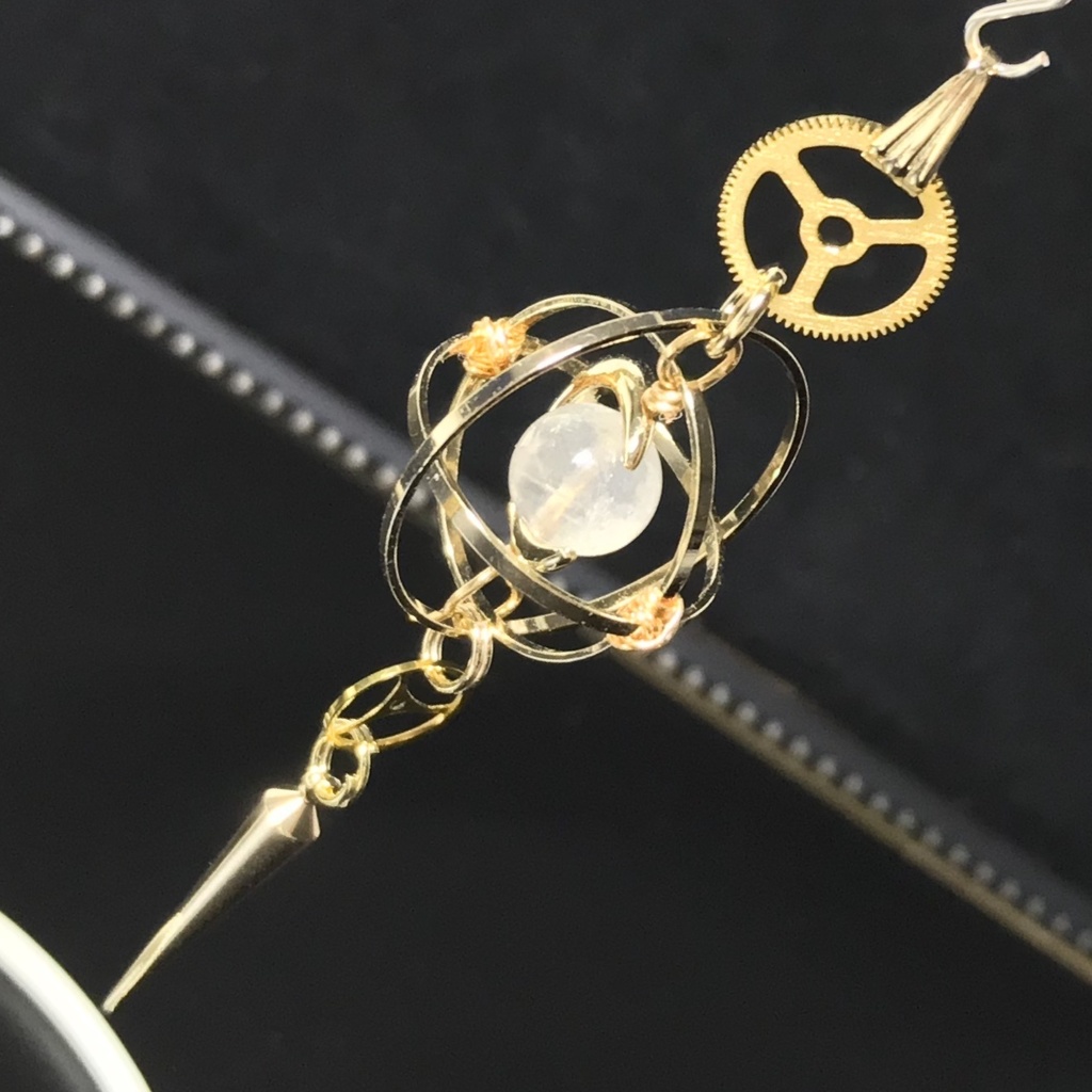 《クロノスの環》ブルームーンストーン(ペリステライト)・ゴールド