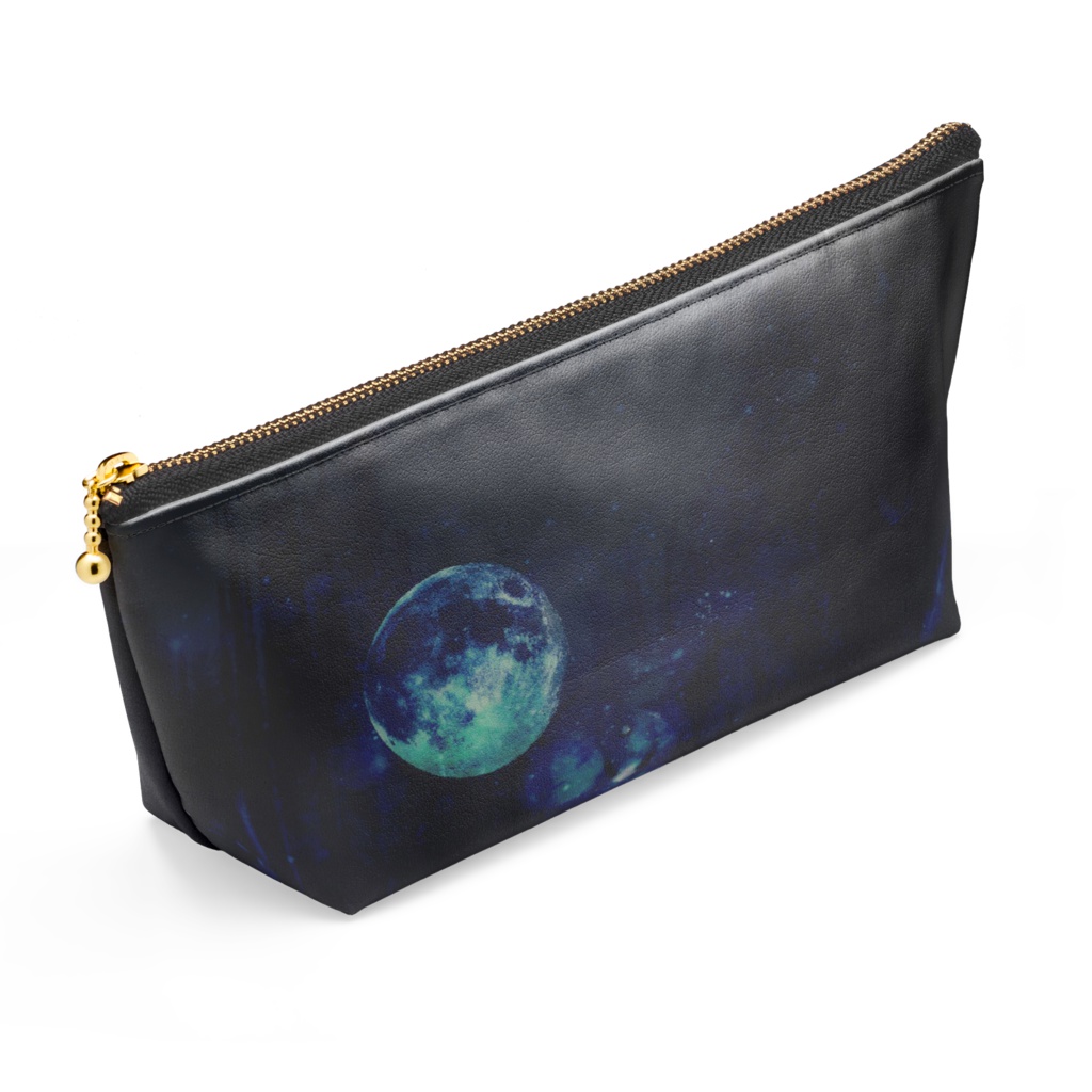 青い月の光灯る夜に