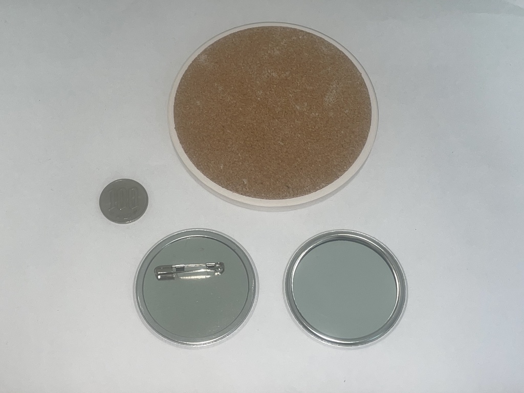 モノチプロジェクト2周年記念缶バッジ(期間限定)