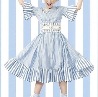 フリル袖のレトロワンピース