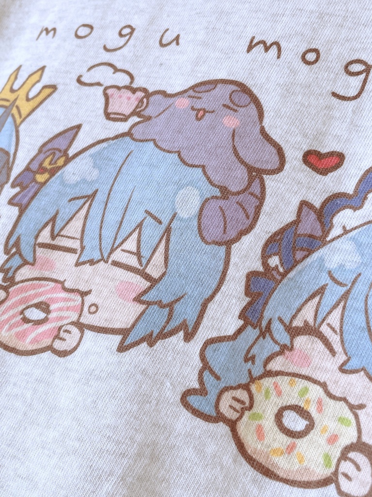 魔王チロルニアもぐもぐTシャツ(淡色)
